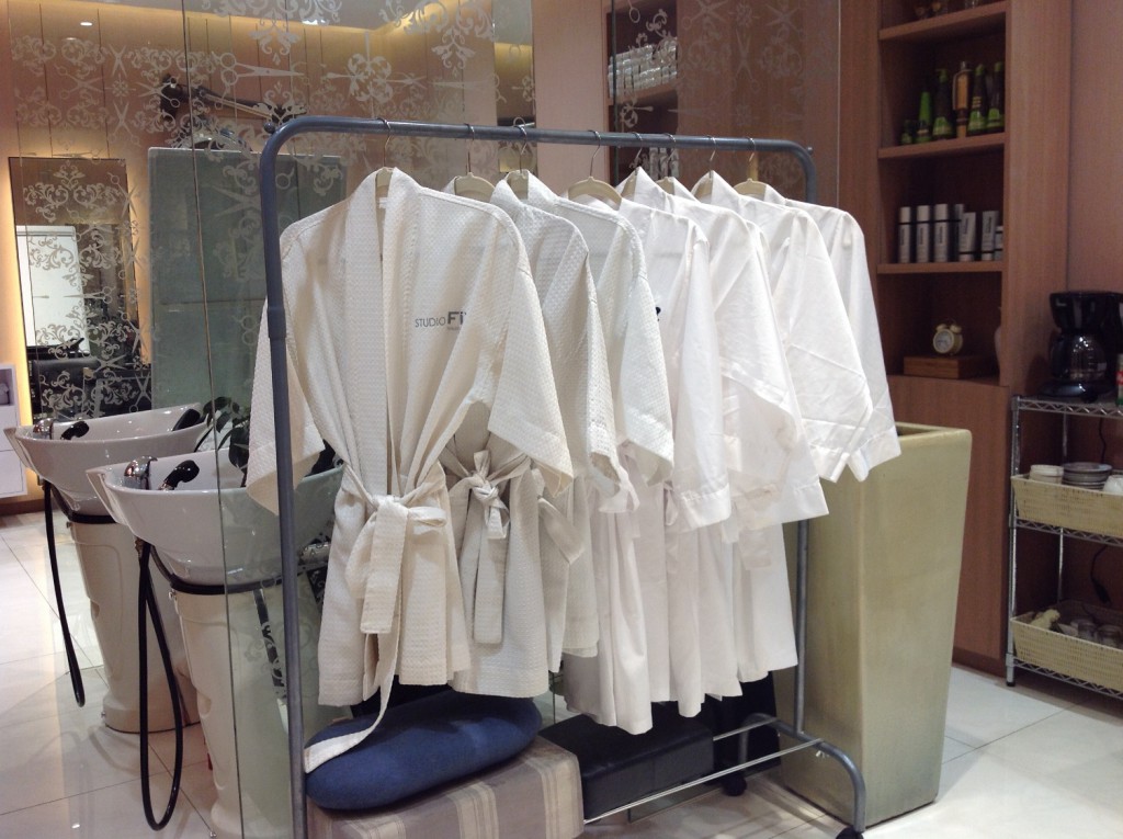 Bathrobe for more Comfortable Salon Services Pic 7_re