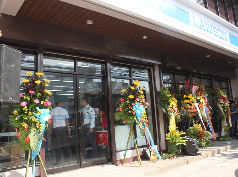 Lawson Convenience Store Opens in Manila! Philippine Primer