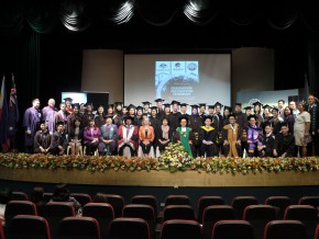Thirty Filipinos are first graduates of joint University of Newcastle-DLSU HR Management program