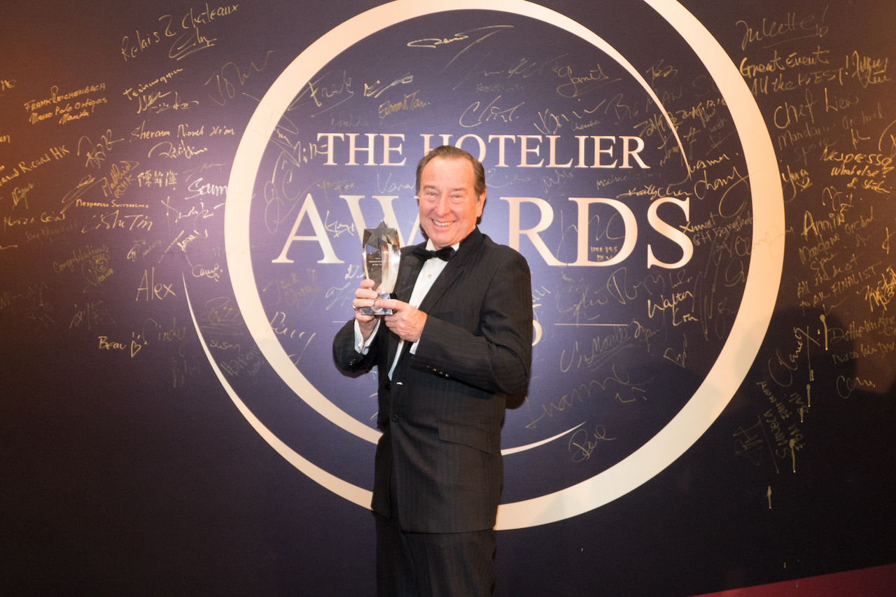 mr-frank-reichenbach-as-general-manager-of-the-year-in-the-asean-region