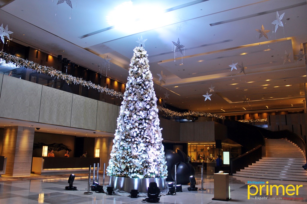 New World Makati Hotel’s Christmas Tree Lighting Rings in the Holidays