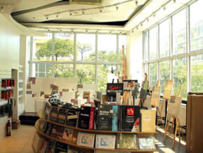 An arts and crafts paradise in Serendra: Art Bar