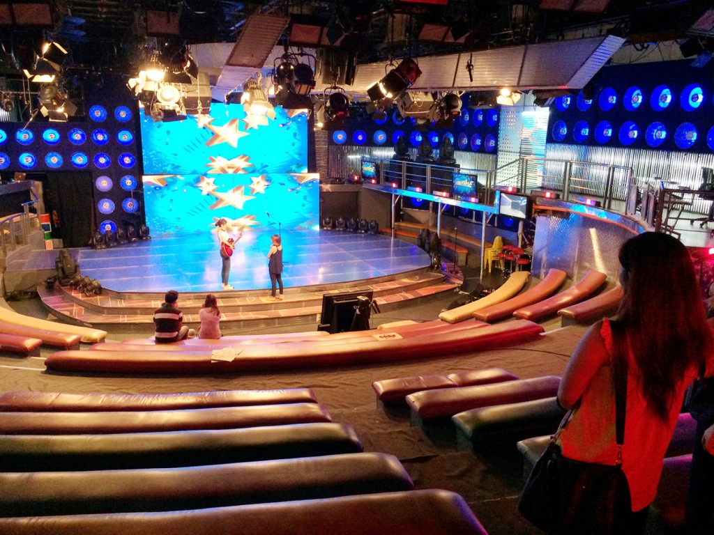 abs cbn studio tour