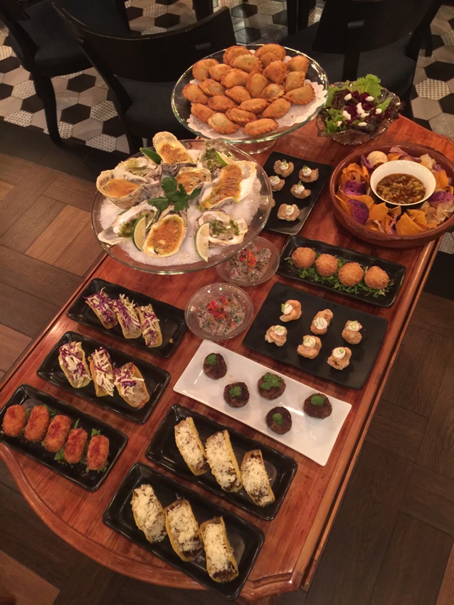 Pampas Appetizer Trolley