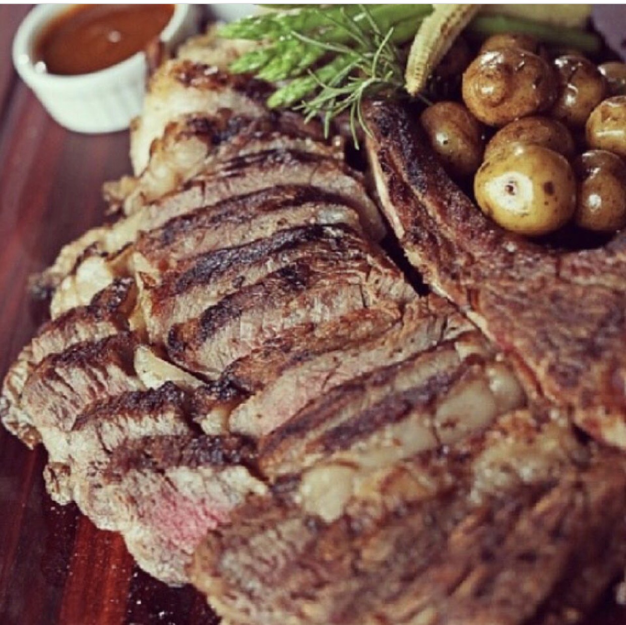 Dillingers 1903 Steak and Brew: Large and delicious, just the way you ...