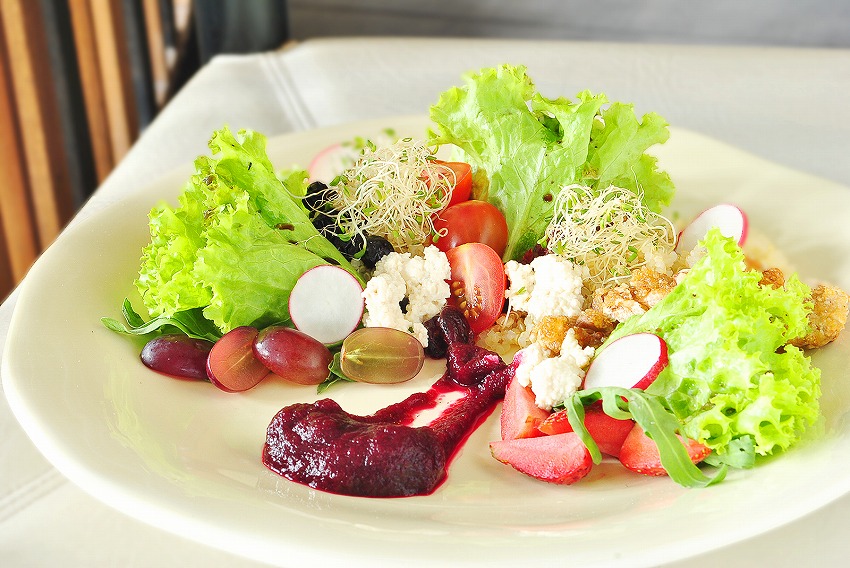 Quinoa Salad with Berries（P195）