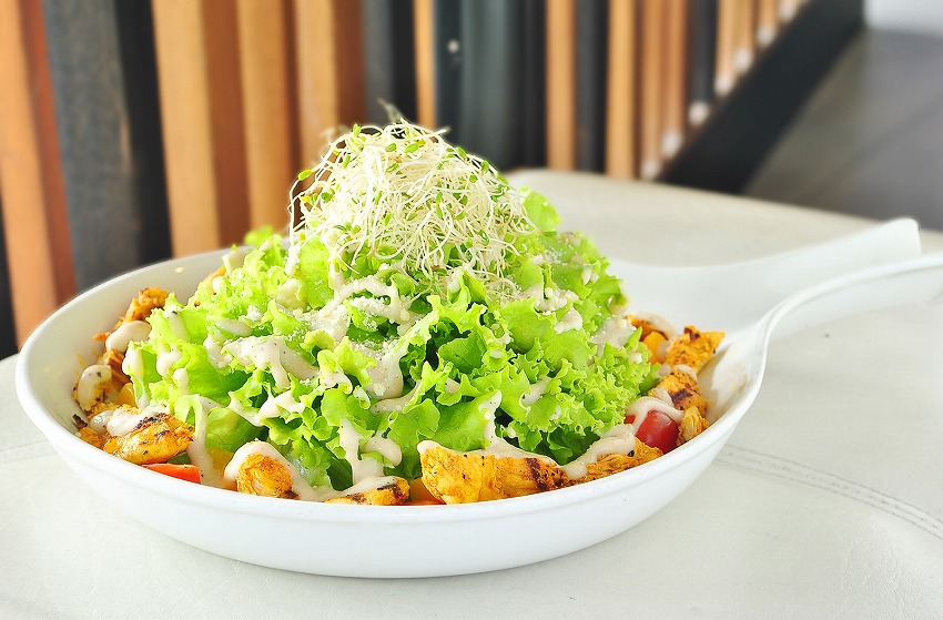 Chicken Inasal Ceasar Salad（P215）