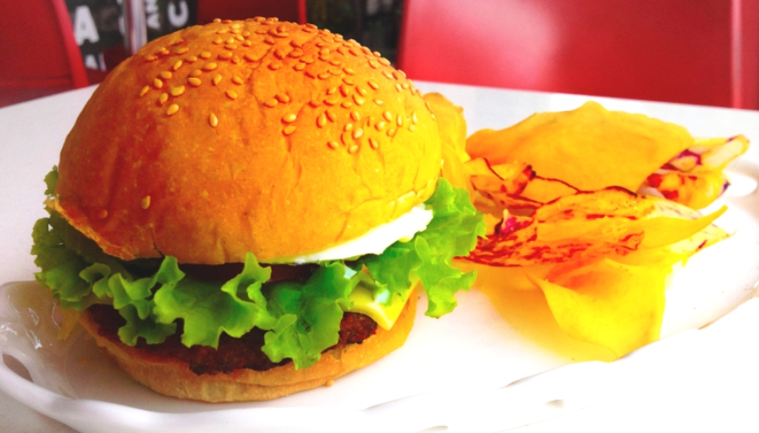 Spicy Chorizo Burger (P 215) Photo 7