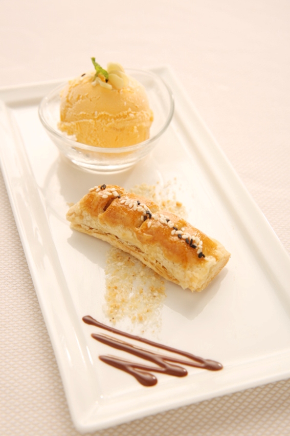 Crispy Pancake Filled with Lotus Paste and Hennessy XO Sauce