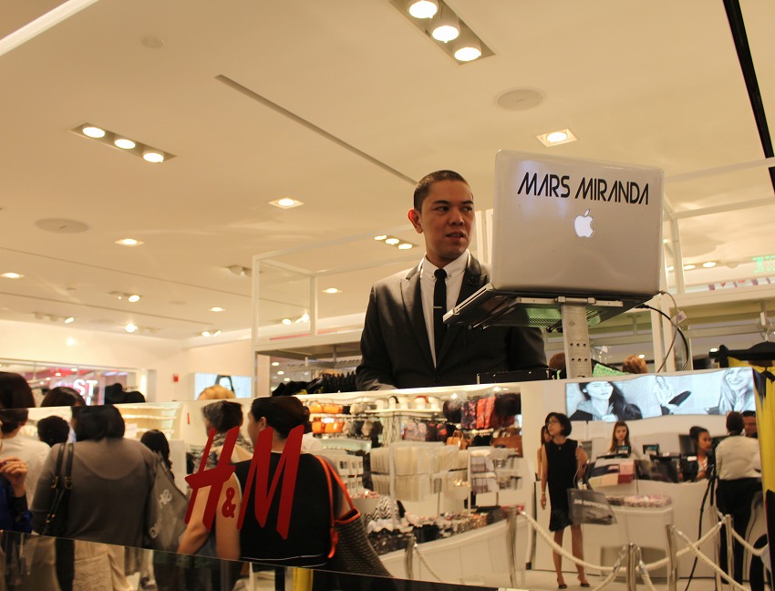 H&m top ayala 30th