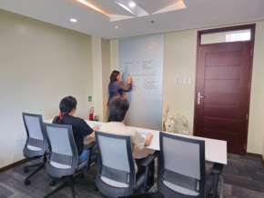 Circuo in Makati: Mastering English through Fully Customizable Lessons