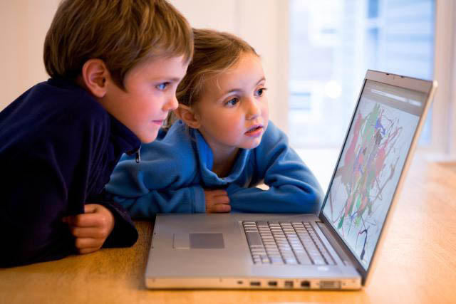 kids-movies-computer