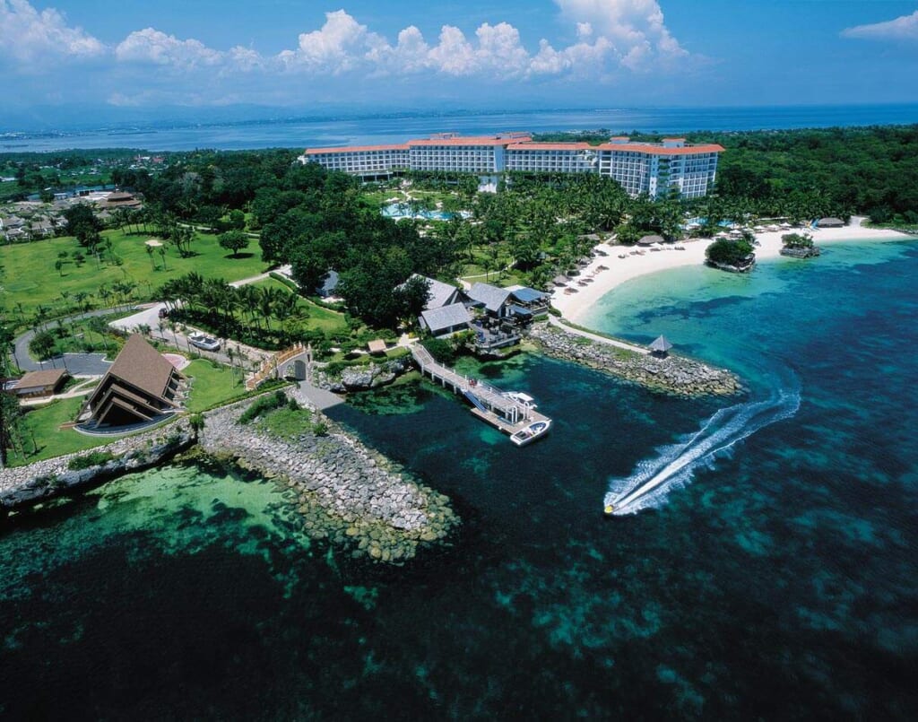 Shangri-La Mactan, Cebu in Cebu: Luxury Beachfront Resort with Marine ...